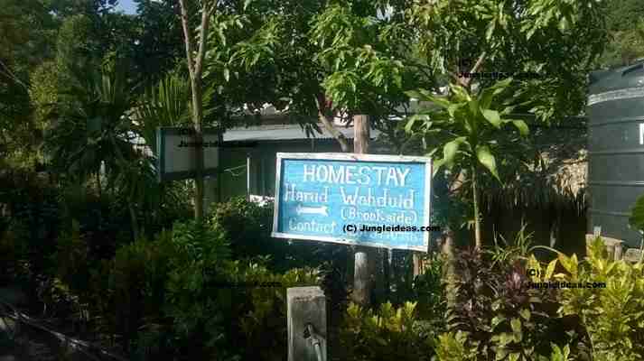 places to stay in mawlynnong village